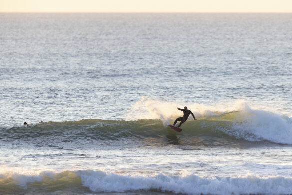 T Patterson shaper Simon Jones squeezing a few in on dusk.